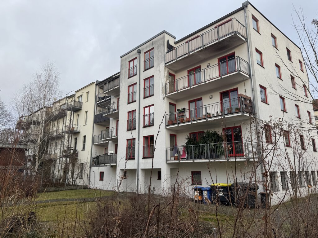 Ansicht Westseite mit Balkon II. OG